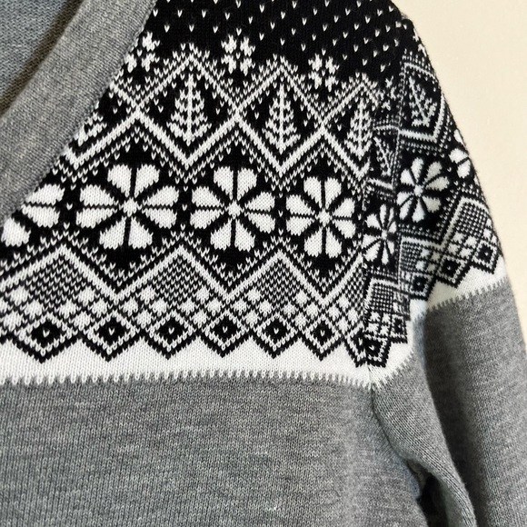 NWT Tommy Hilfiger Ivy Sweater - Picture 3 of 11